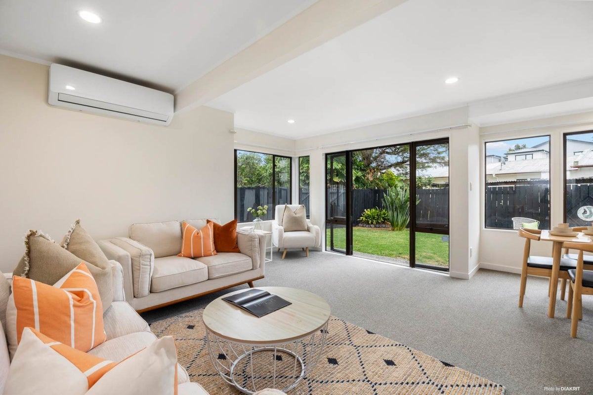 3/15 Swanson Road, Henderson, Auckland - Carousel 2