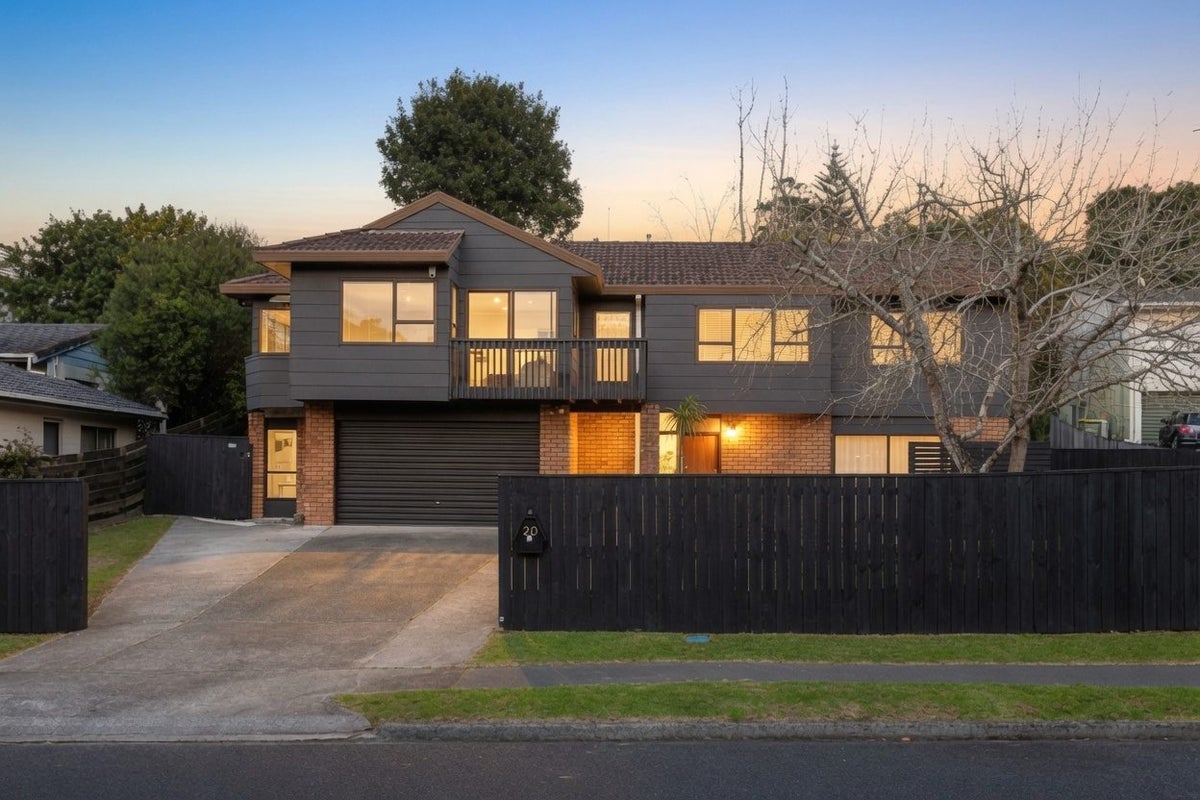 Property Valuation for 20 Sandiacre Way, Browns Bay, Auckland | Trade ...