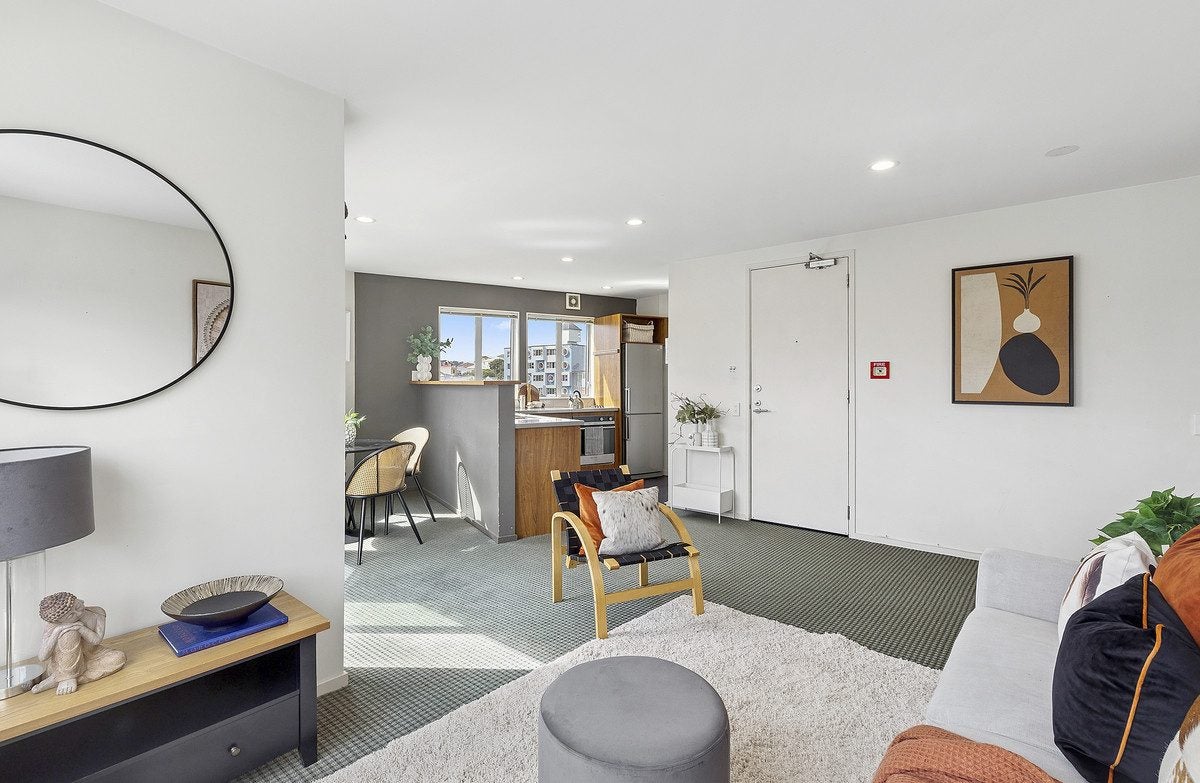12/2 Ohiro Road, Aro Valley, Wellington - Carousel 1