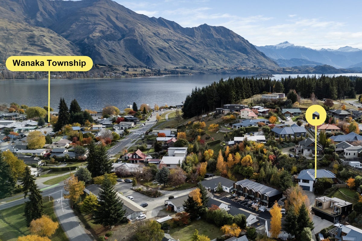 86 Hedditch Street, Wanaka - Carousel 2