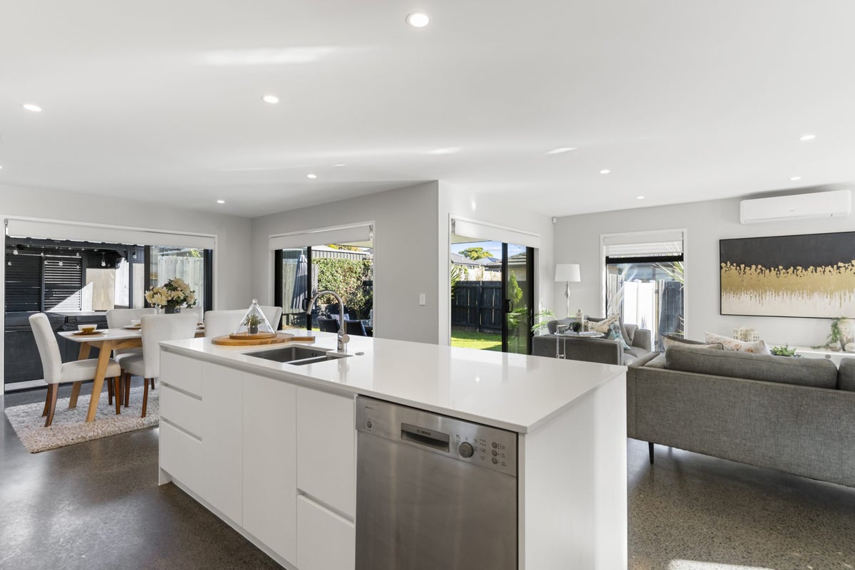 8 Opouatu AVE, Glenbrook, Glenbrook - Carousel 2