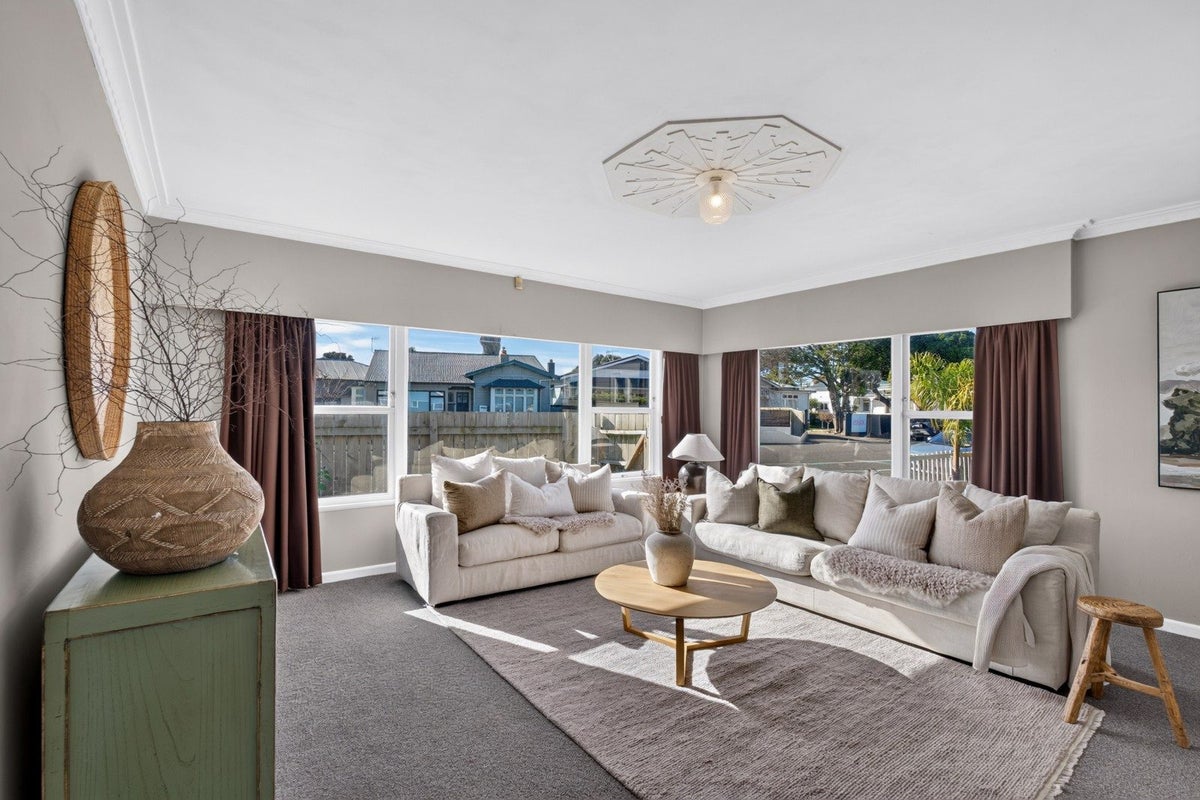 70 Nelson Crescent, Napier South, Napier - Carousel 2