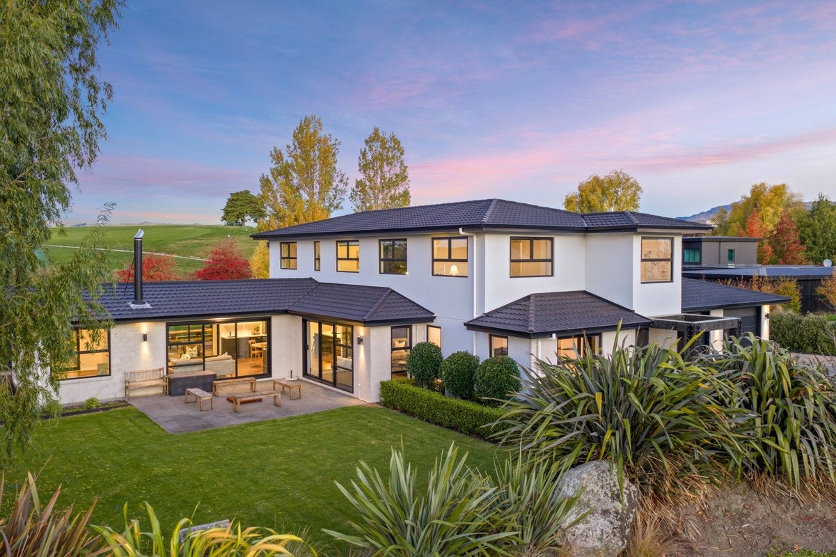 8 Bradleigh Park, Fairhall, Blenheim - Carousel 2
