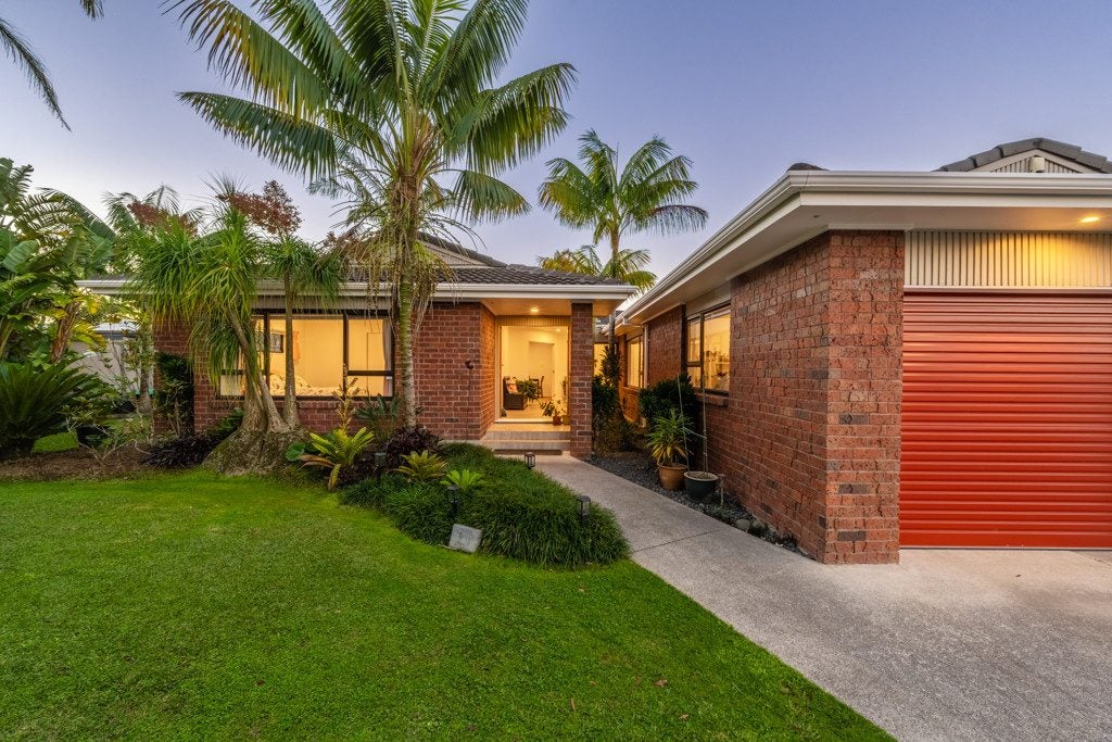 20 Butley Drive, Farm Cove, Auckland - Carousel 2