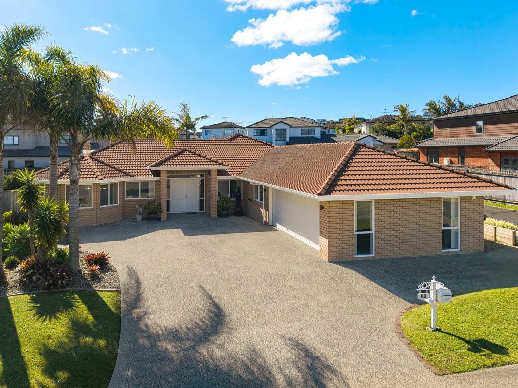 20 Glen Bay Close, Pinehill, North Shore City, Auckland - Carousel 1