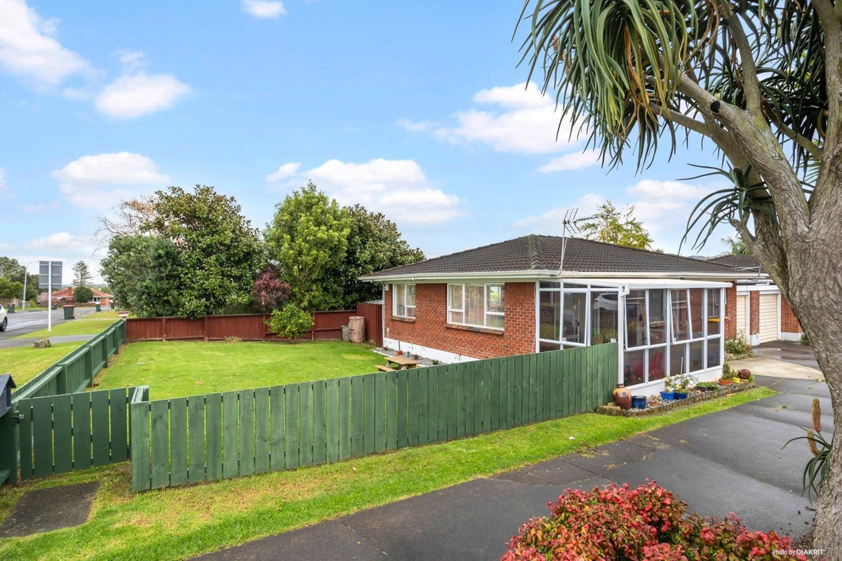 1/10 Mail Avenue, Weymouth, Auckland - Carousel 1