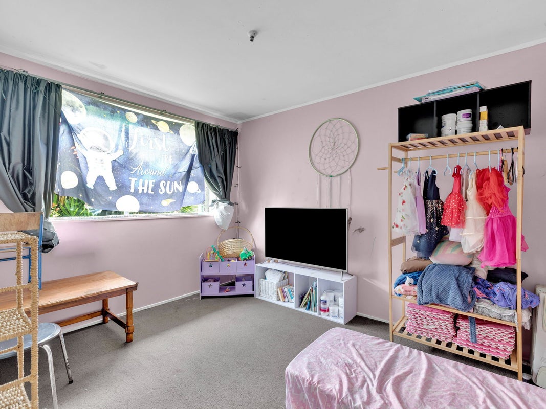 17A Breckons Avenue, Nawton, Hamilton - Carousel 2
