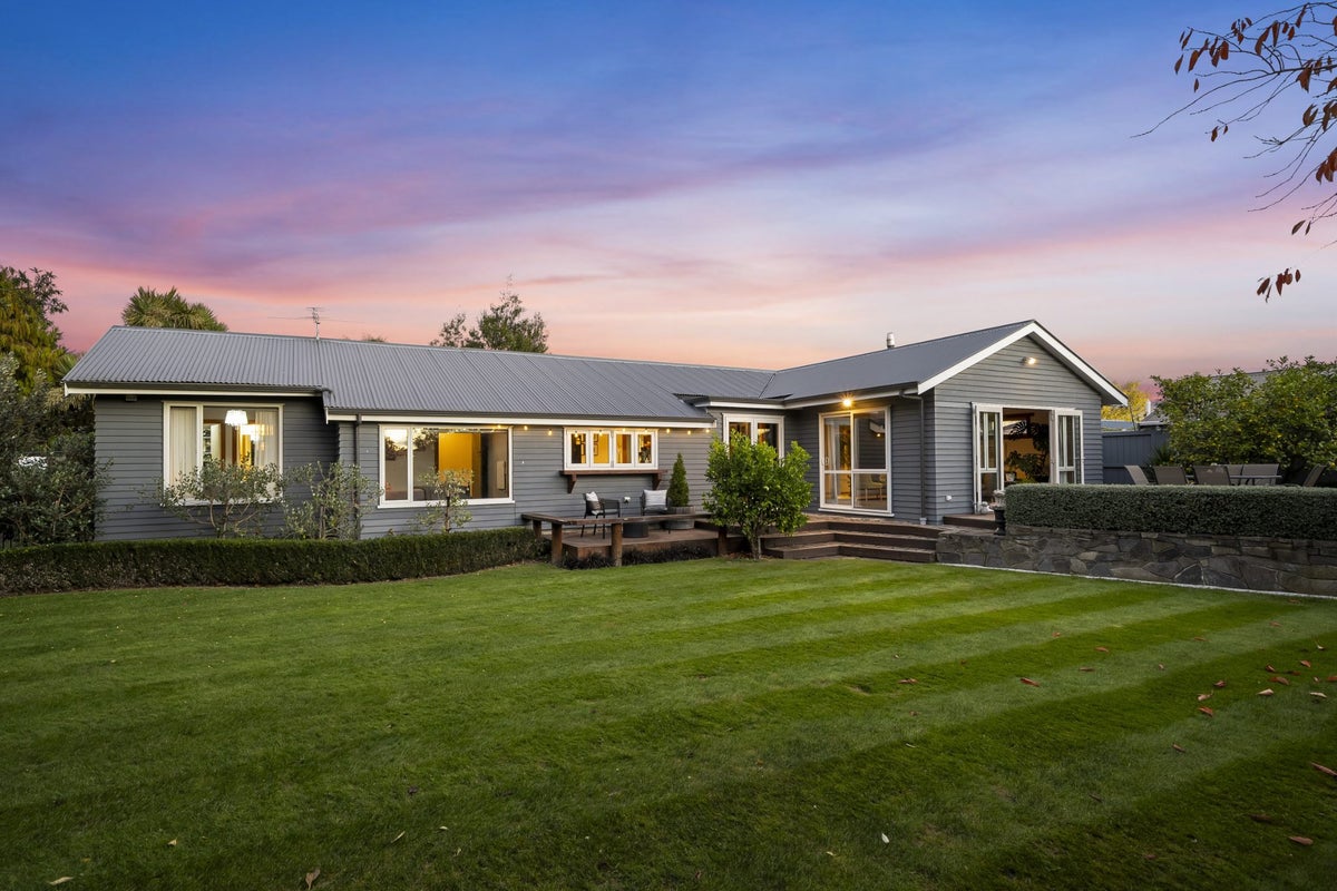 8 Croziers Road, St Albans, Christchurch - Carousel 1