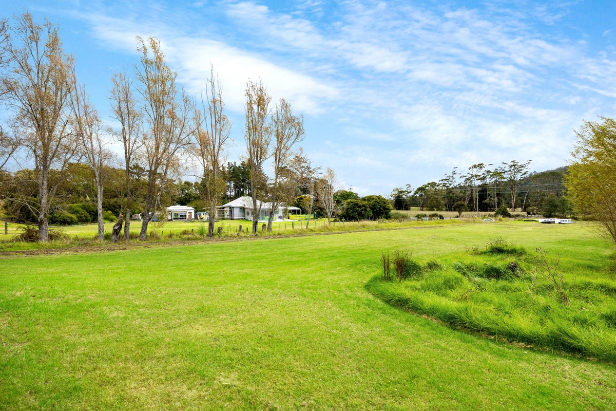 411 Pine Valley Road, Silverdale - Carousel 1