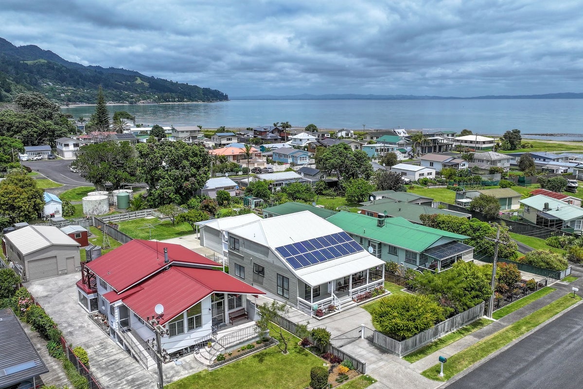 7 West Crescent, Te Puru, Thames - Carousel 2