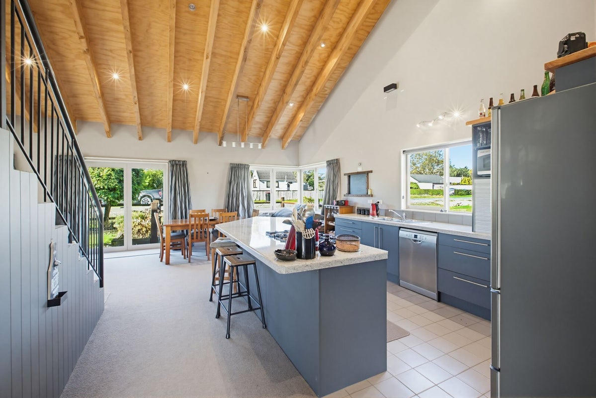 8 Westoe Street, Waikaia, Waikaia - Carousel 2