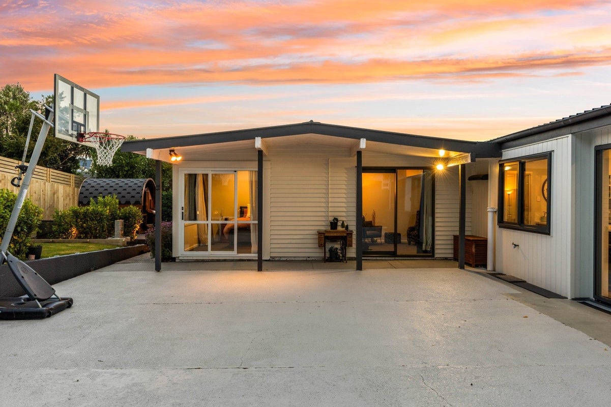 83 Dunrobin Street, Waverley, Dunedin - Carousel 2