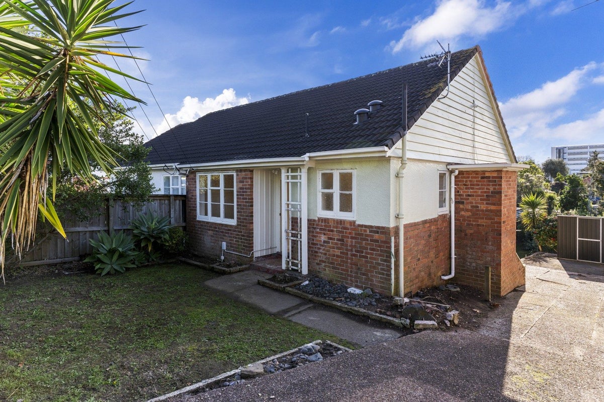 87 Walker Road, Point Chevalier, Auckland - Carousel 2