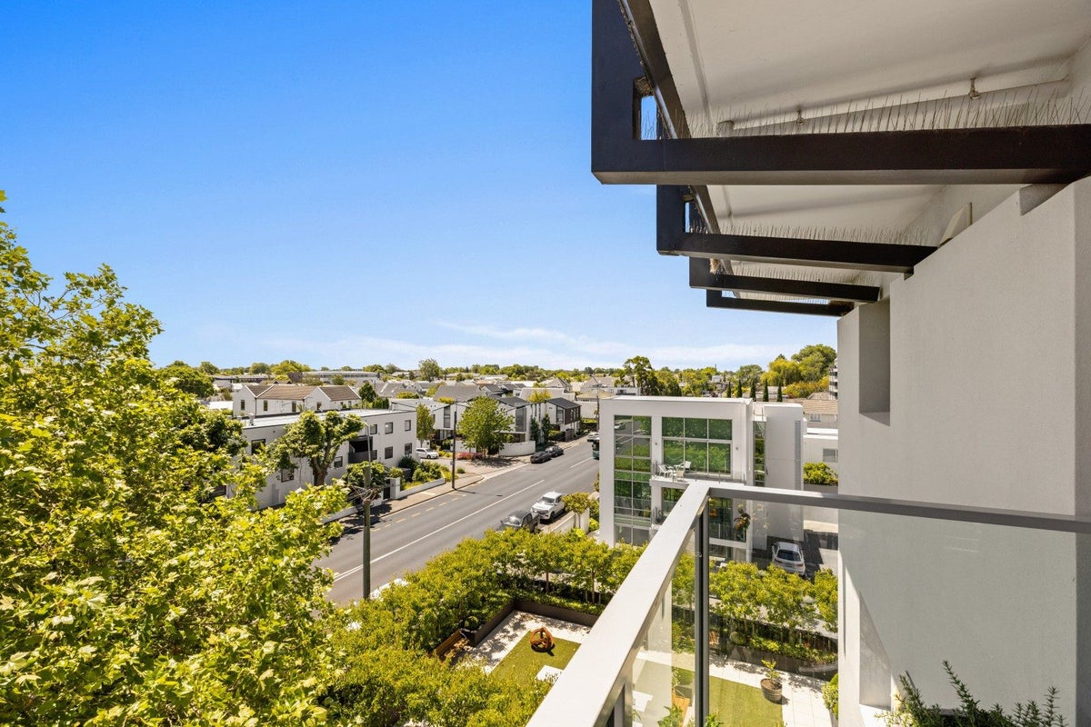 401/18 Carlton Mill Road, Merivale, Christchurch - Carousel 1