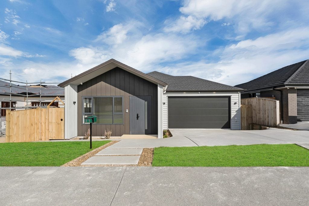 31 Korowhiti Road, Clarks Beach, Clarks Beach - Carousel 1