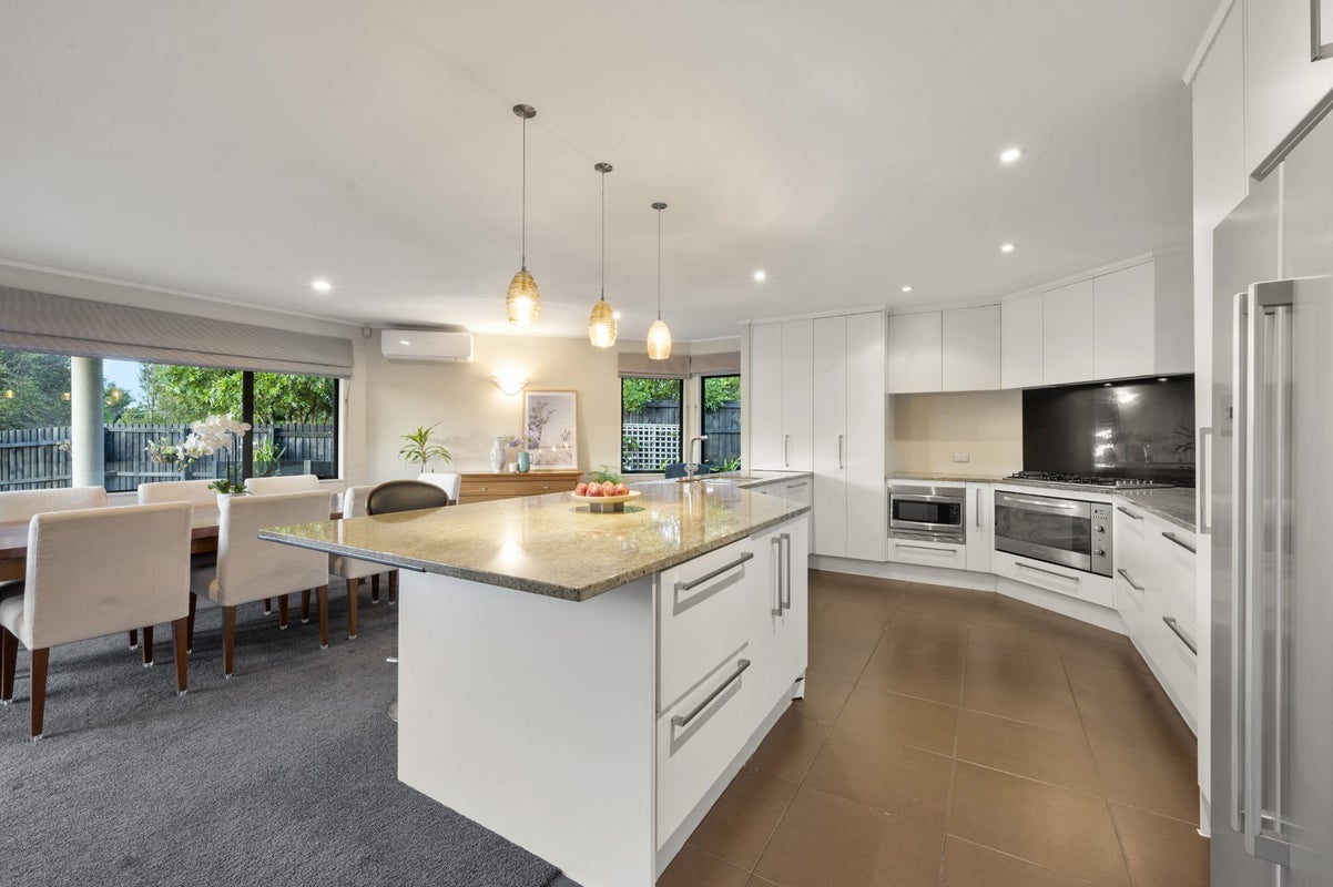 8 Almond Grove, Greenhithe, Auckland - Carousel 2
