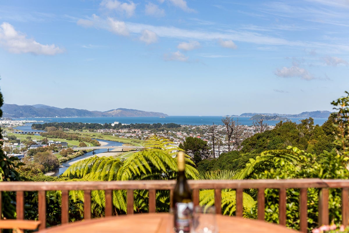 19 City View Grove, Harbour View, Lower Hutt - Carousel 1