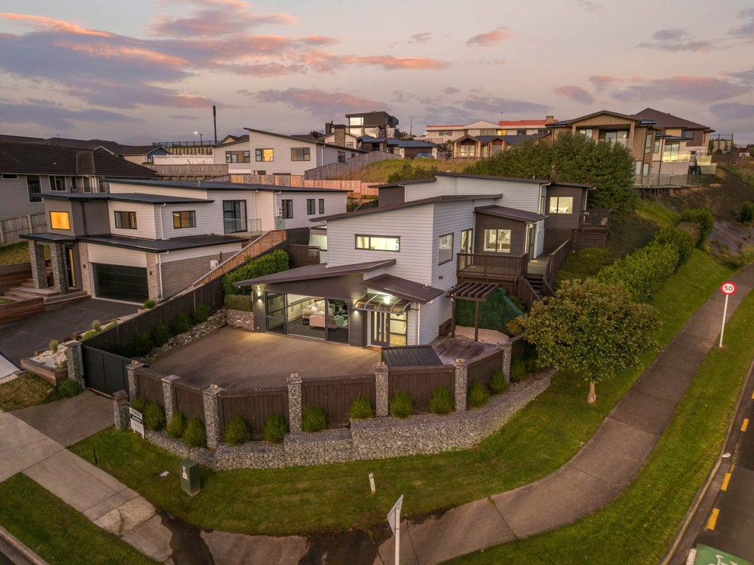 2 Dulverton Rise, Flagstaff, Hamilton - Carousel 2