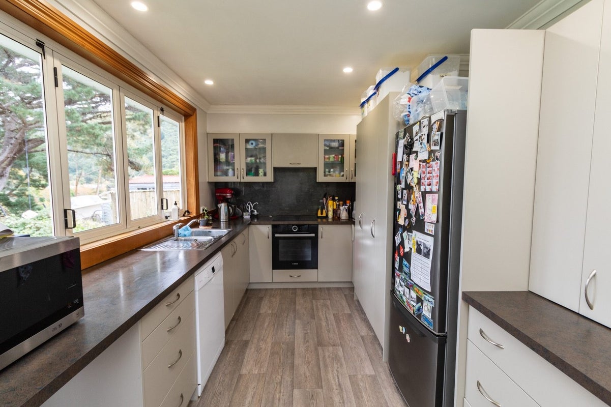 18 Whangakoko Grove, Birchville, Upper Hutt - Carousel 26