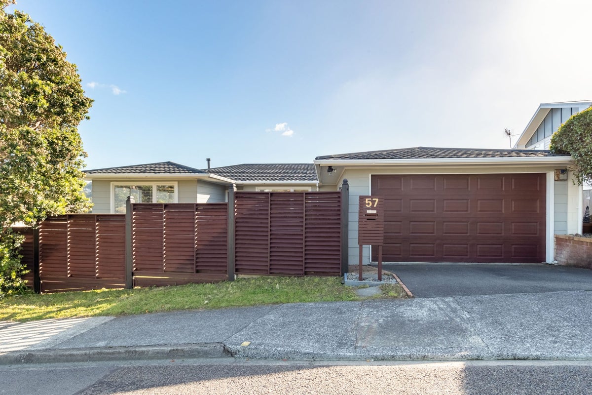57 Major Drive, Kelson, Lower Hutt - Carousel 19