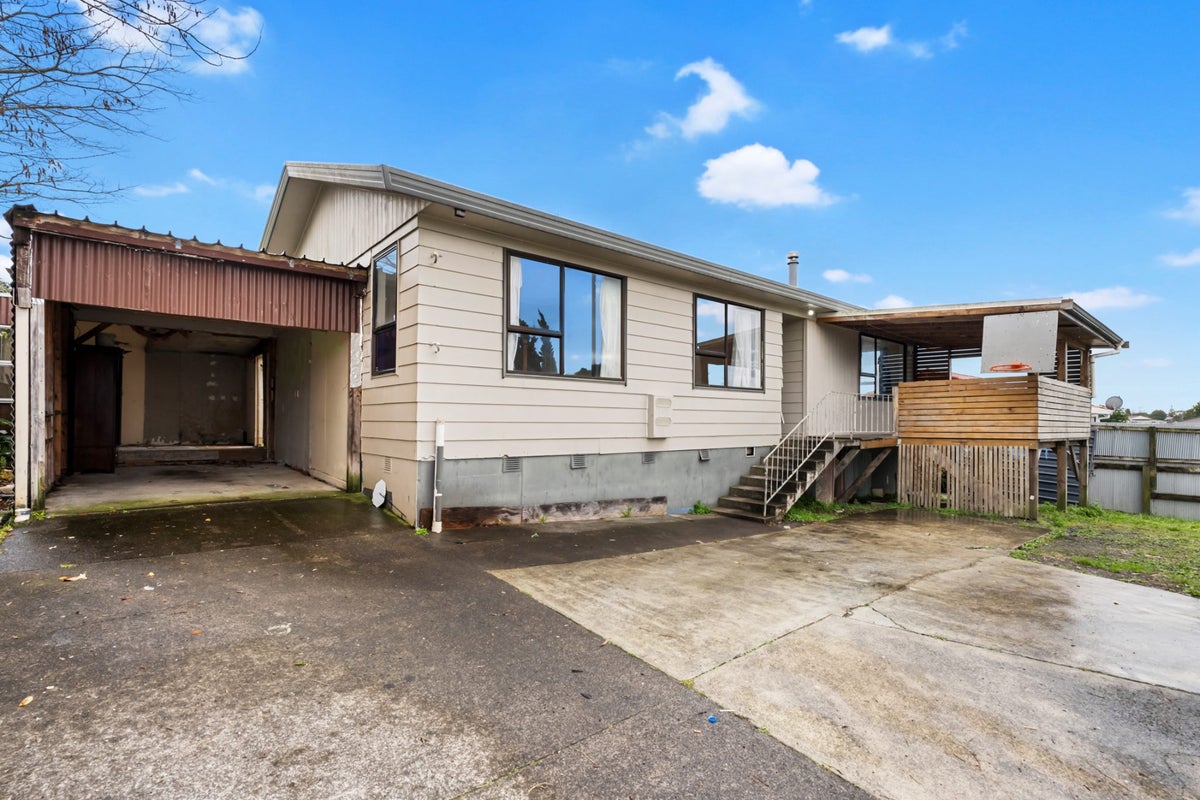 1/1 Rebecca Rise, Weymouth, Auckland - Carousel 1