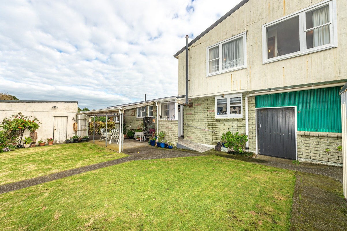 39 Victoria Street, Patea - Carousel 25
