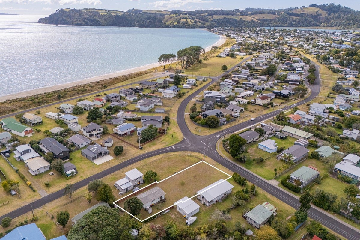3 Rees Avenue, Cooks Beach, Whitianga - Carousel 16
