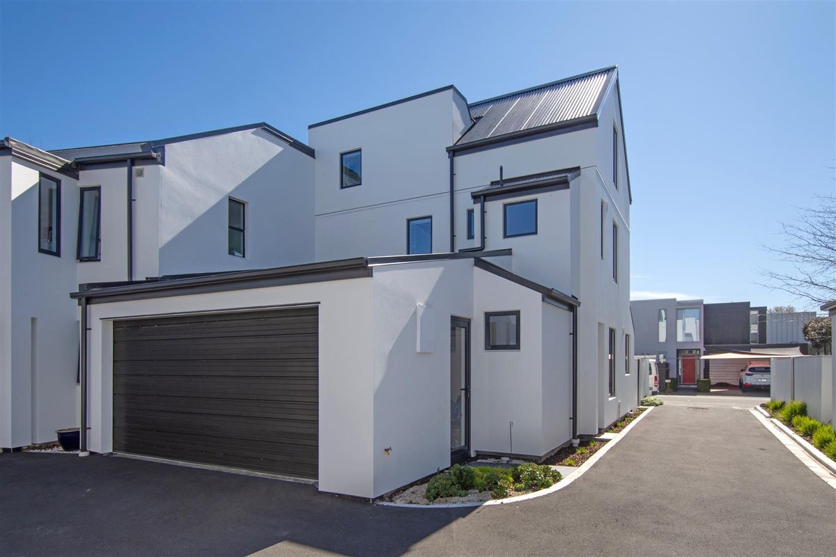 2 Oakford Close, Riccarton, Christchurch - Carousel 2