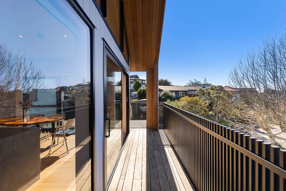 15A Kiri Place, Mairangi Bay, Auckland - Carousel 1