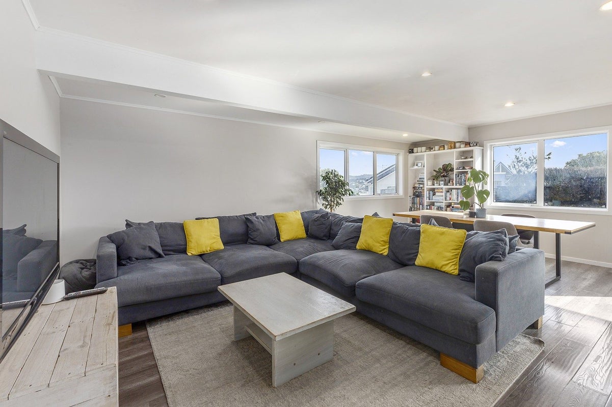 28 Arahanga Grove, Maupuia, Wellington - Carousel 2