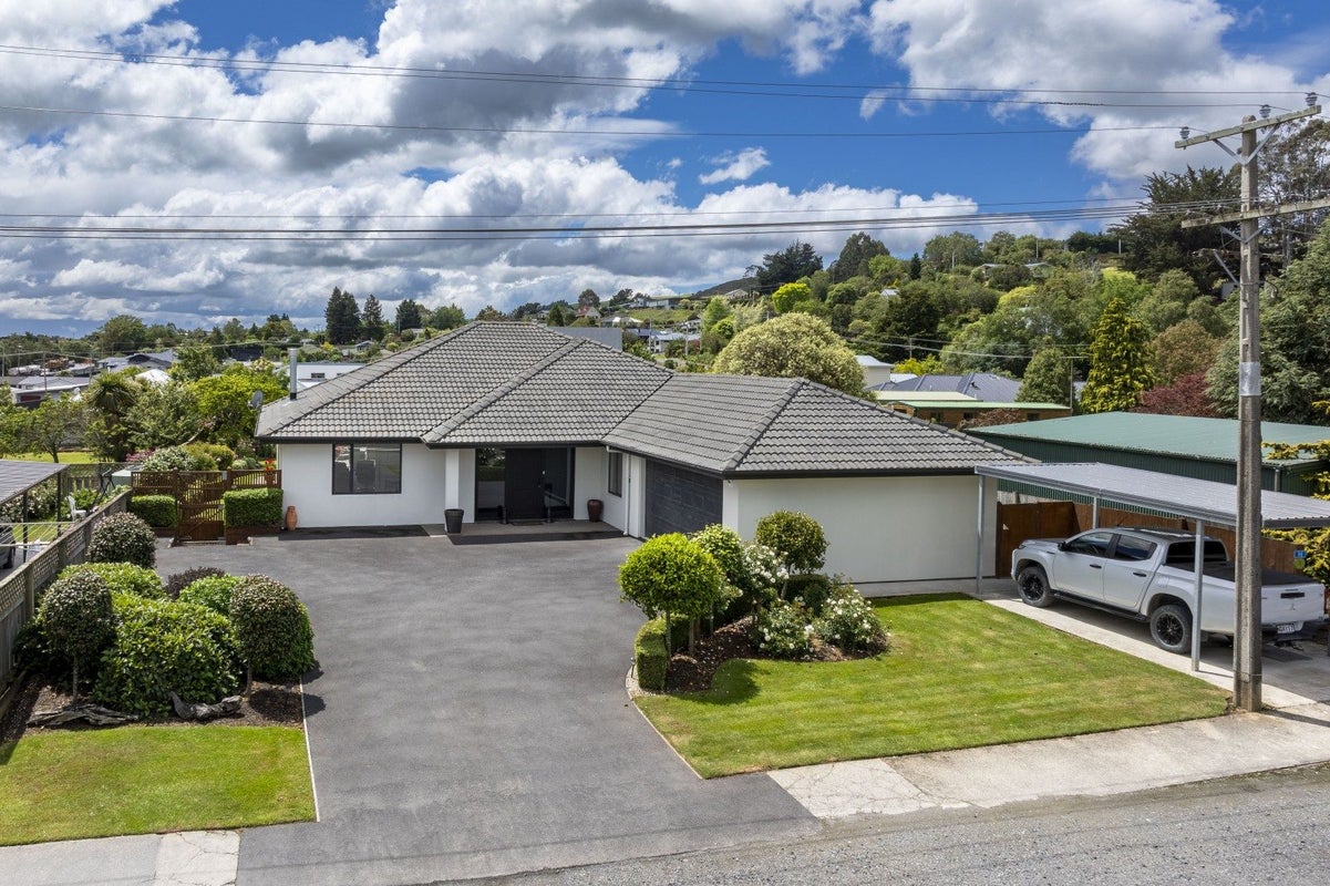 11 North Foreland Street, Waihola, Milton - Carousel 1