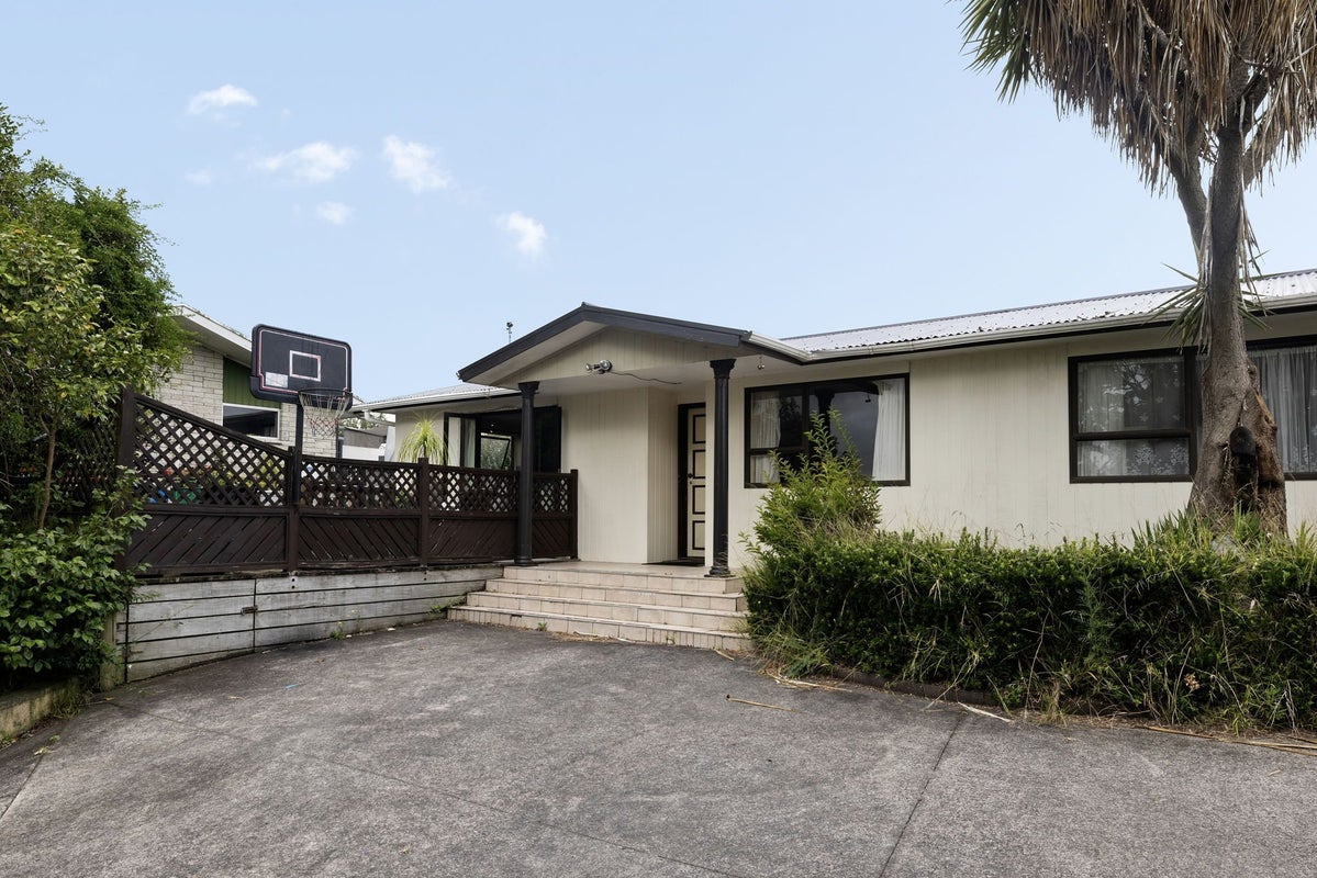 50 Challinor Street, Pukete, Hamilton - Carousel 1