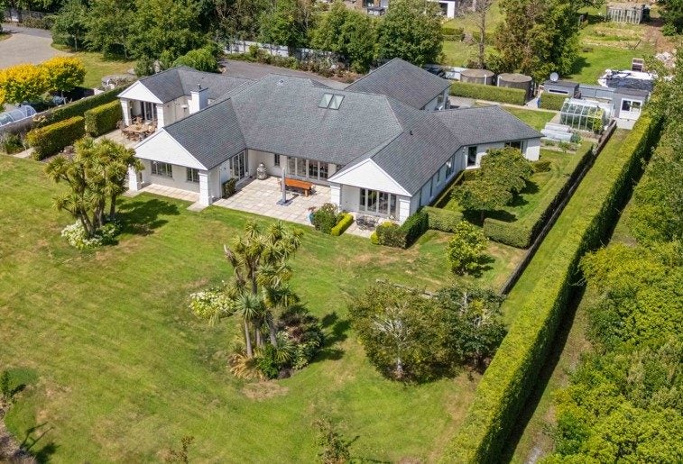 20 Ruru Avenue, Otatara - Carousel 1
