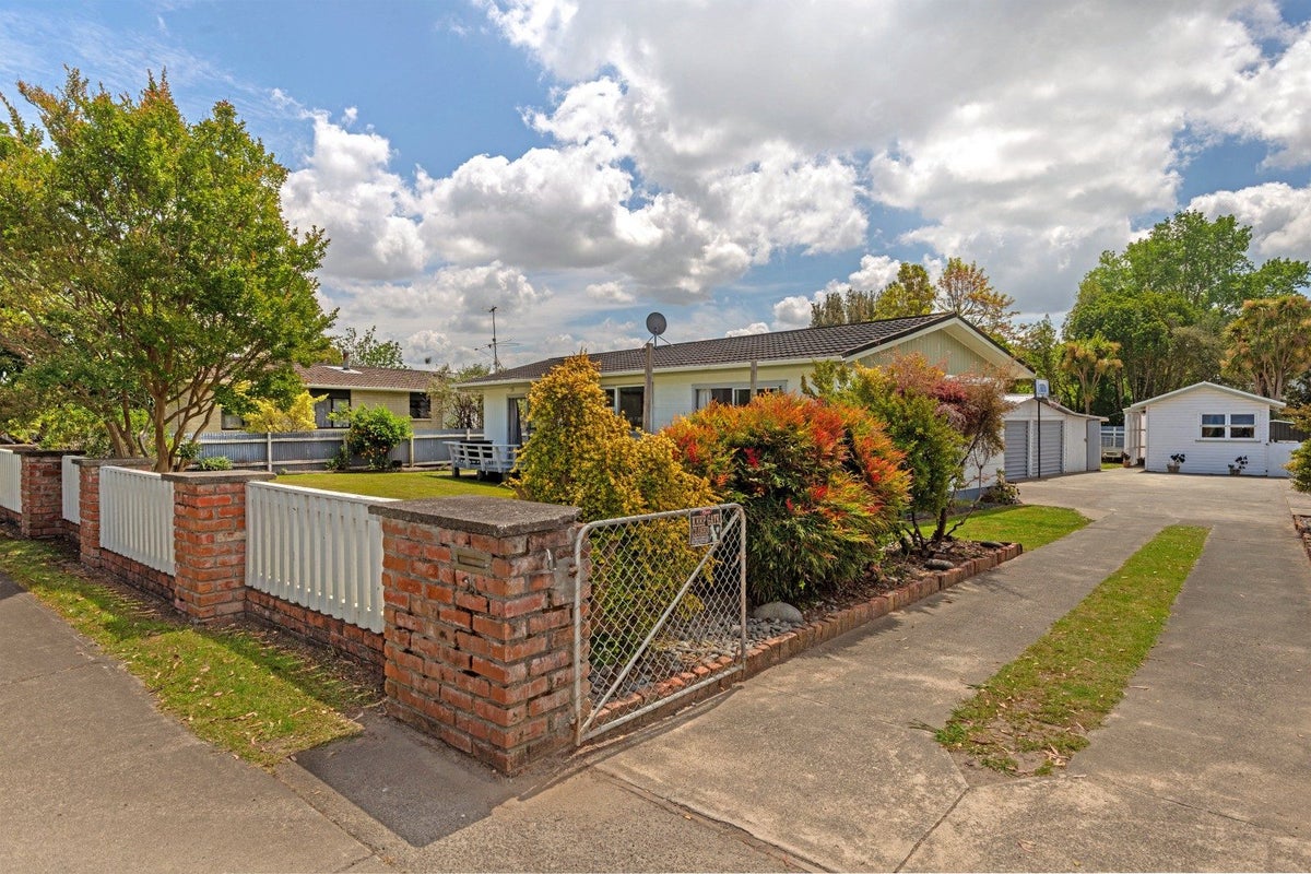 21 Main Road, Makaraka, Gisborne - Carousel 23