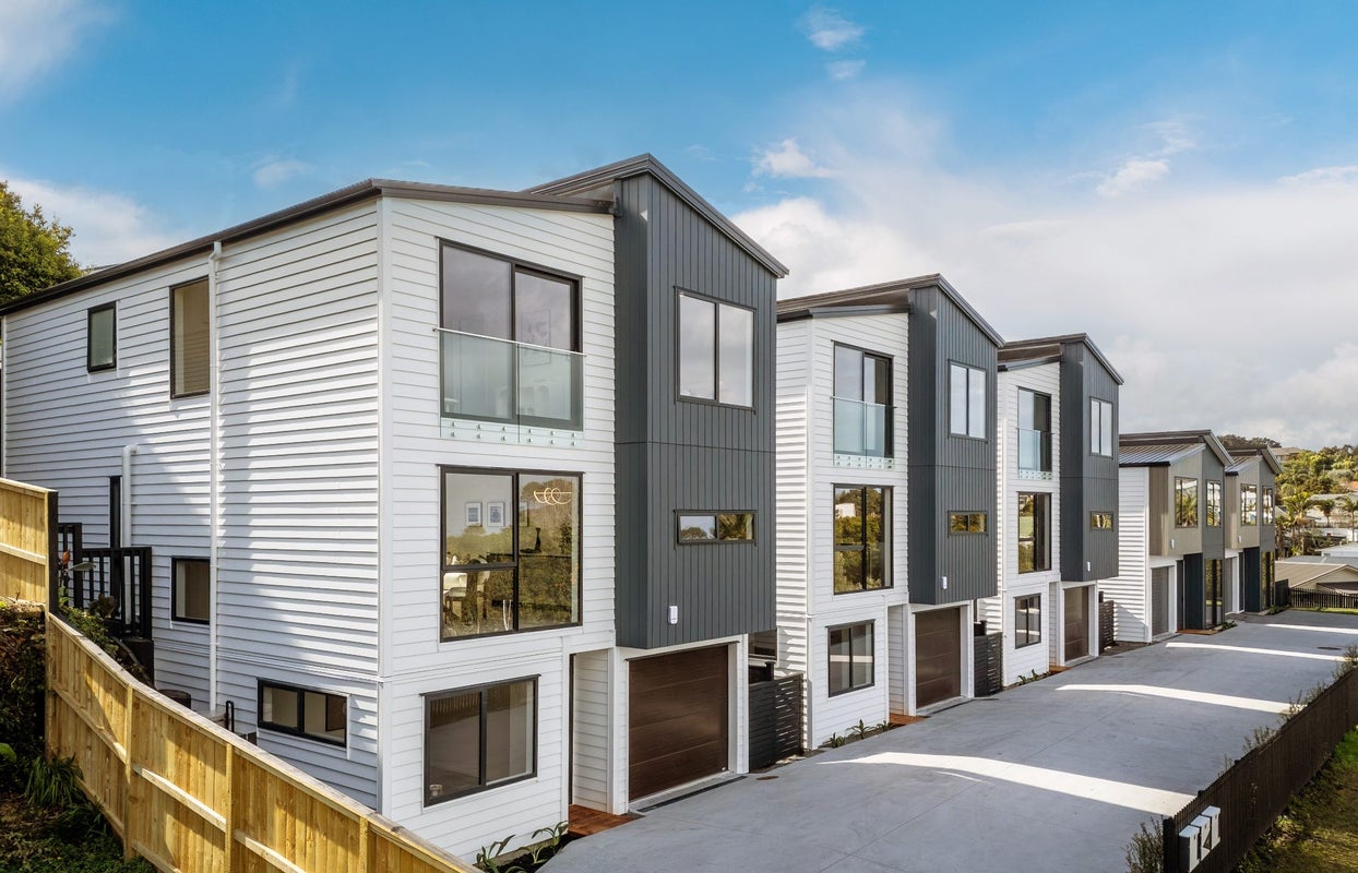 12B Rewi Street, Torbay, Auckland - Carousel 1