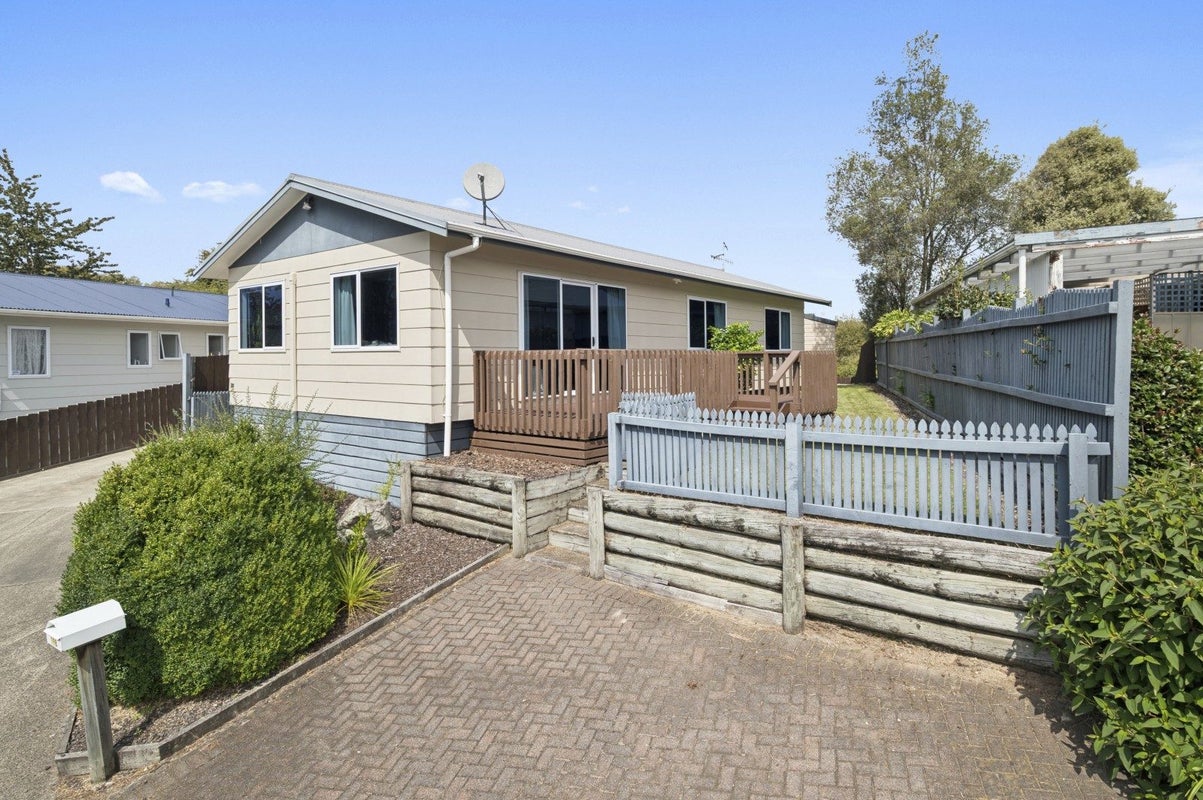 19B Augustus Earle Place, Pukehangi, Rotorua - Carousel 1