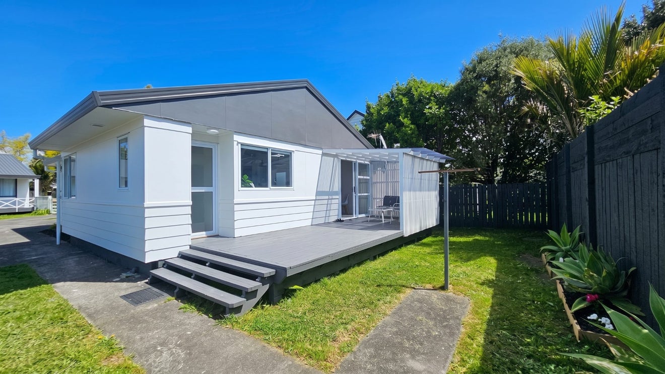 2/9 Ireland Place, Ranui, Waitakere City, Auckland - Carousel 1