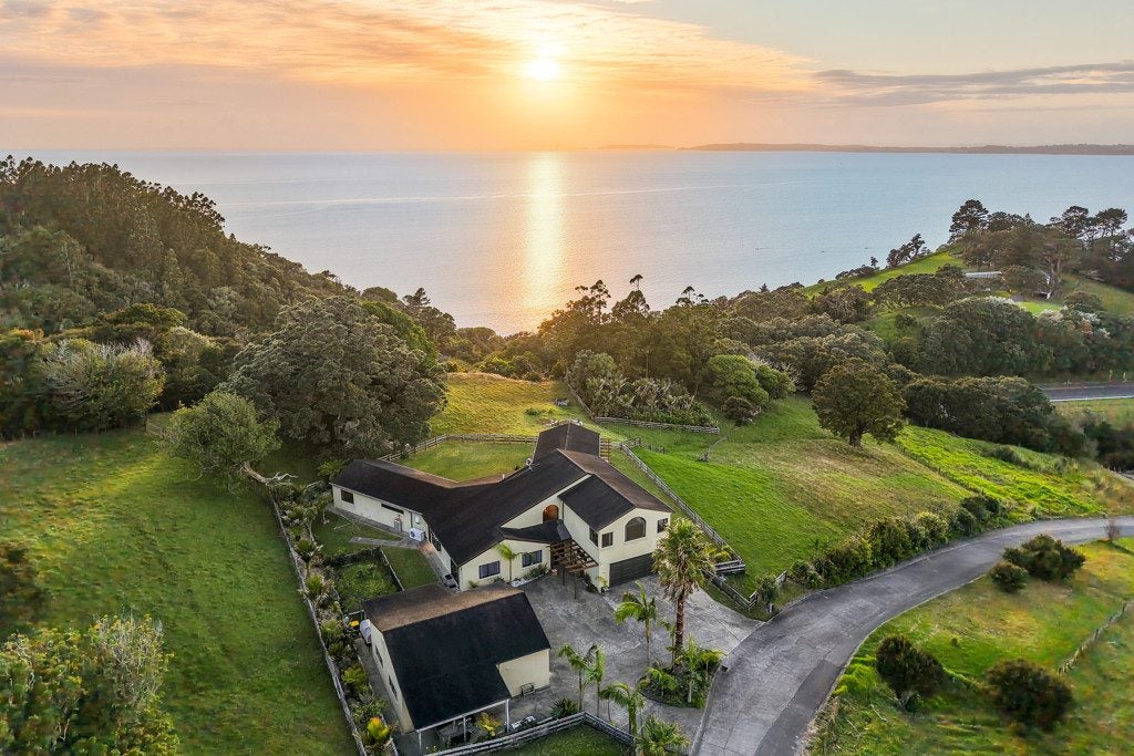 987 Hibiscus Coast Highway, Waiwera, Orewa - Carousel 2