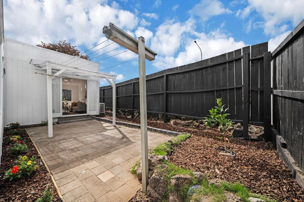 1145A New North Road, Mount Albert, Auckland - Carousel 2