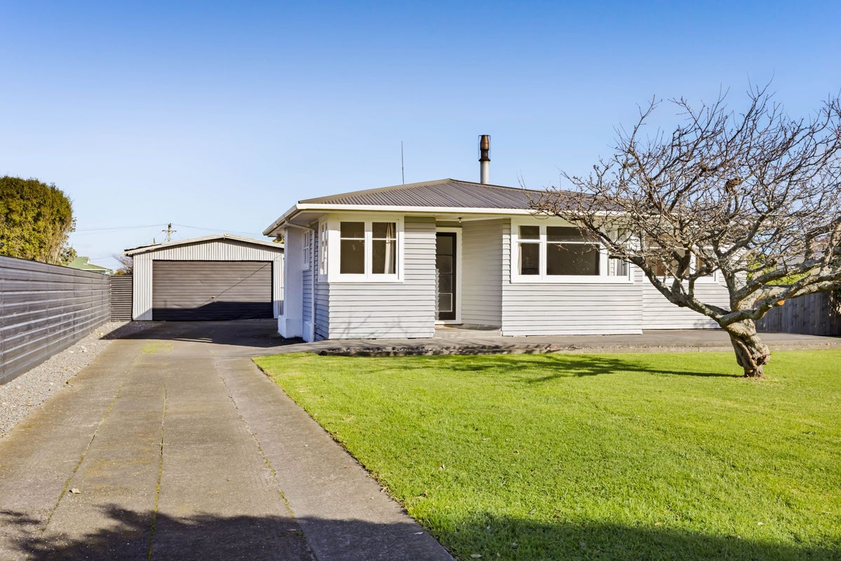 16 Riemenschneider Street, Manaia, Manaia - Carousel 2