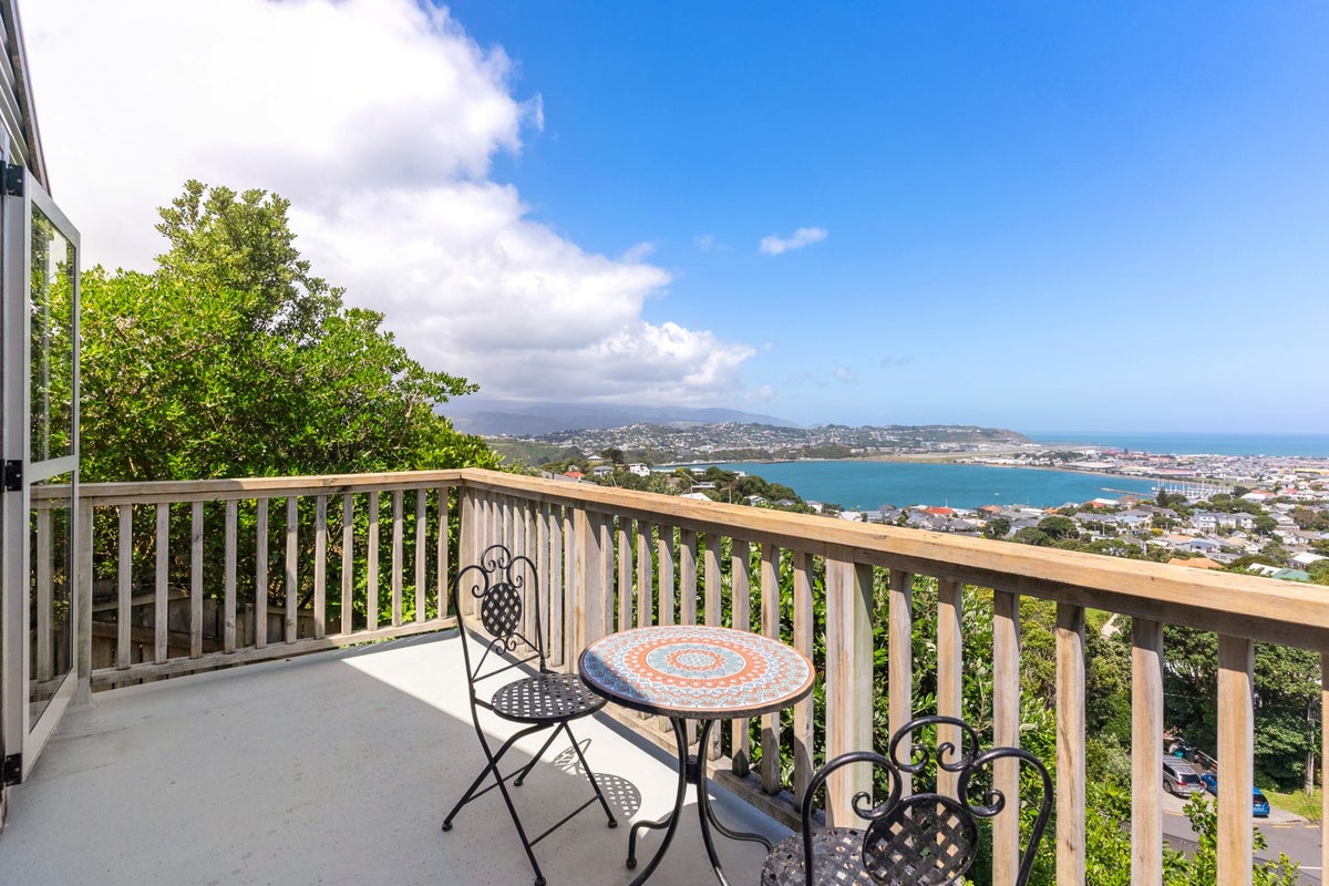 38 Rakau Road, Hataitai, Wellington - Carousel 2