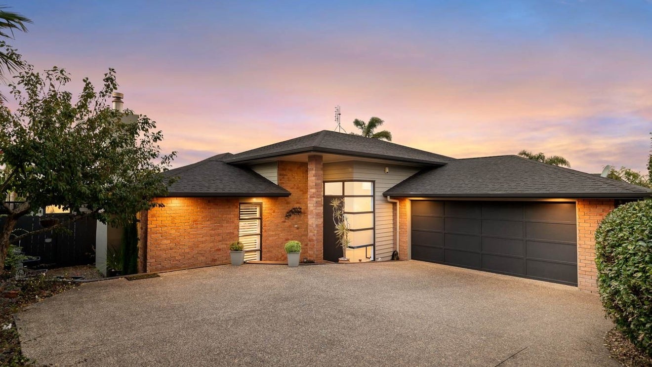 15 Willis Avenue, Pukekohe, Pukekohe - Carousel 1