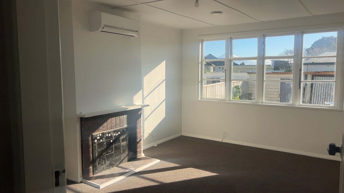 1 Vogel Street, Hawera - Carousel 1