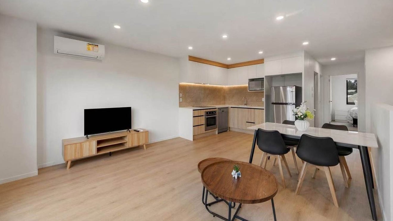 2/72 Walmsley Road, Otahuhu, Auckland - Carousel 1