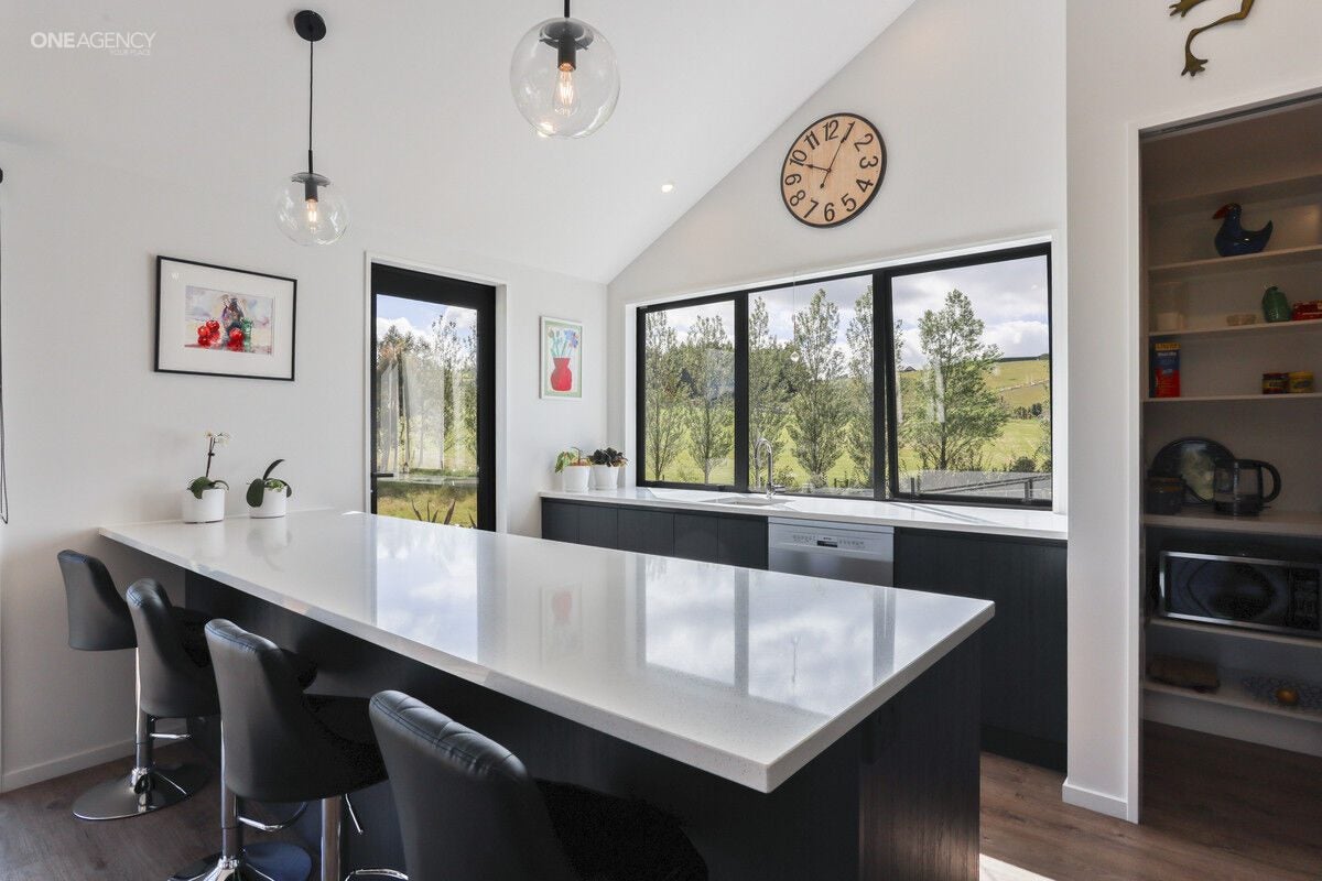 27 Mairangi Lane, Starvation Hill, Oxford - Carousel 2