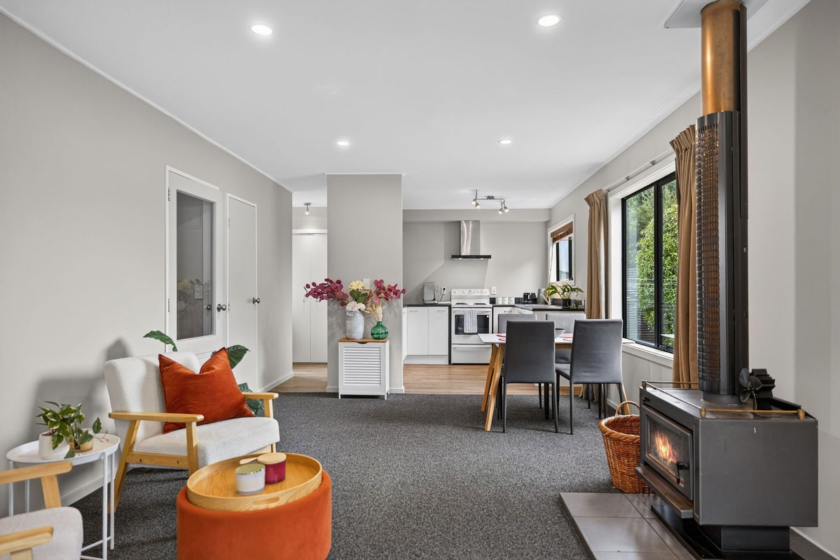 6A Watts Road, Fernhill, Queenstown - Carousel 1