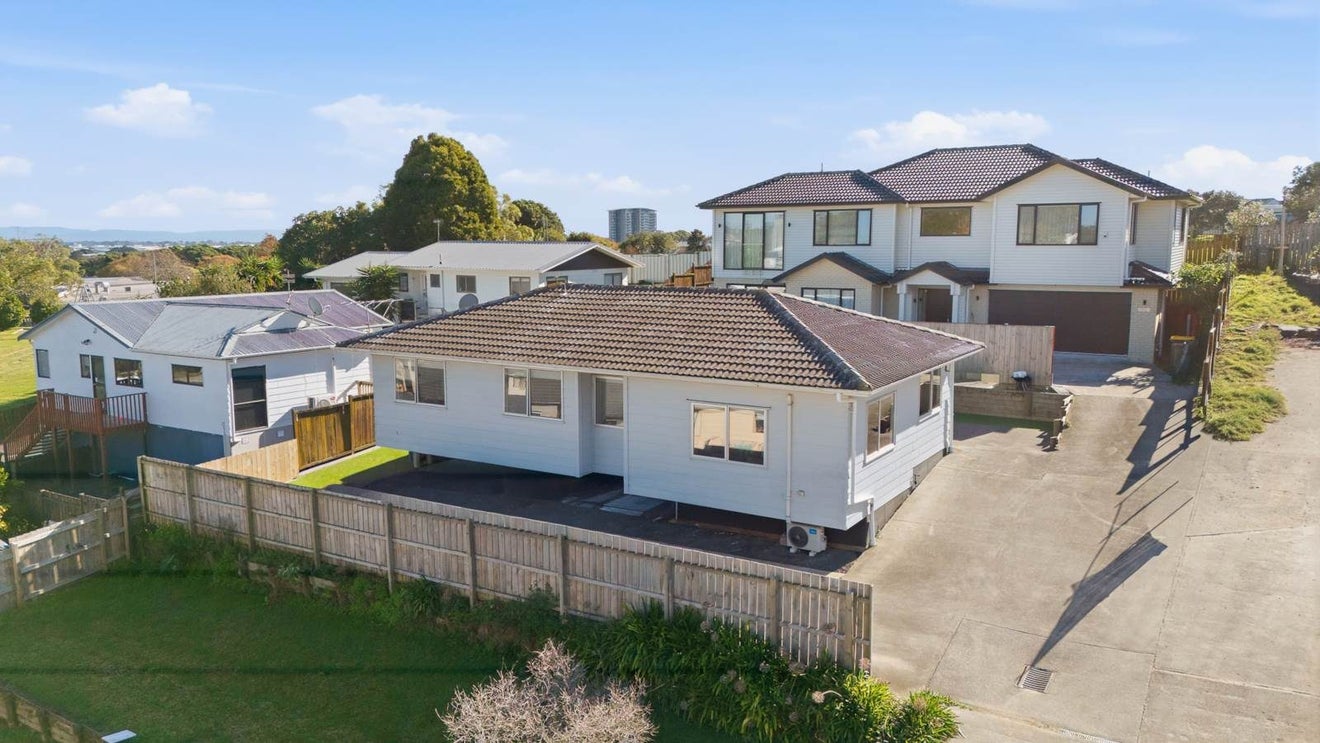 16 Aronia Way, Goodwood Heights, Auckland - Carousel 27