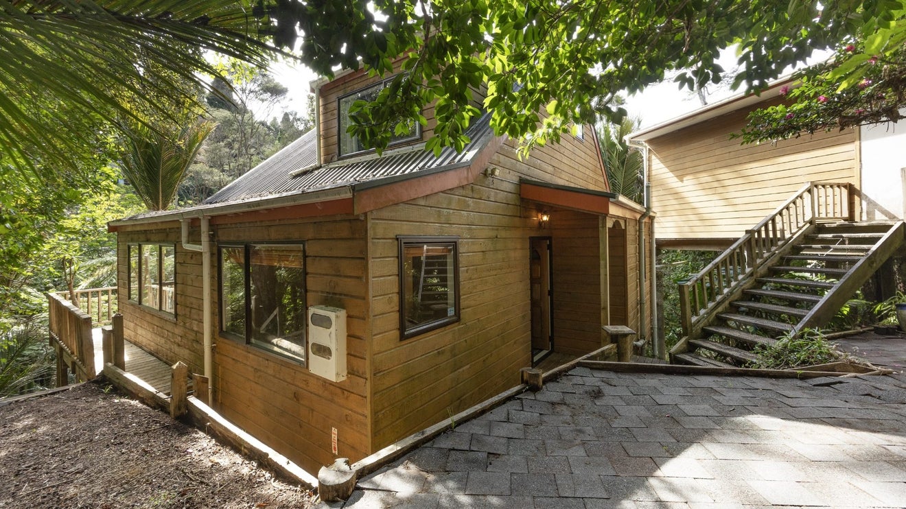 92 Laingholm Drive, Laingholm, Auckland - Carousel 1