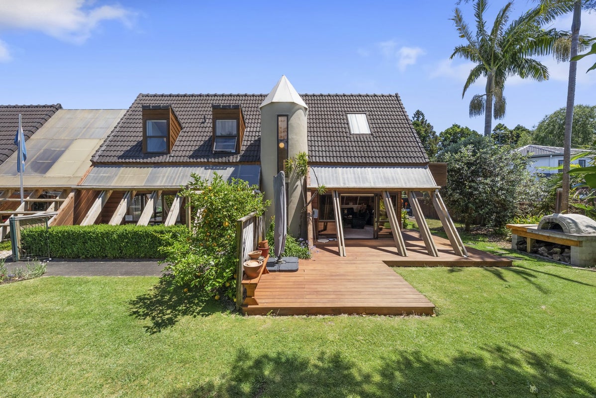 7 Gulliver Place, Conifer Grove, Takanini - Carousel 1