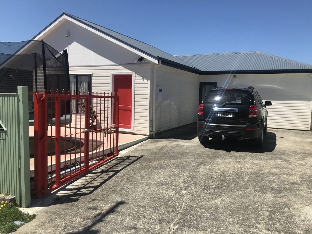 1 Waiho Terrace, Elsdon, Porirua - Carousel 1